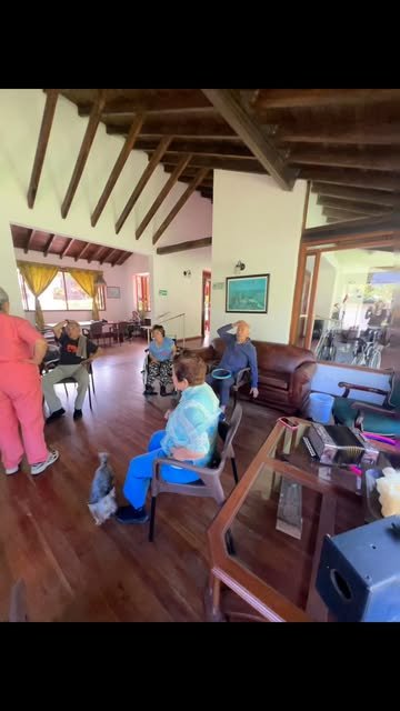 Actividad de ejercicio en la sala